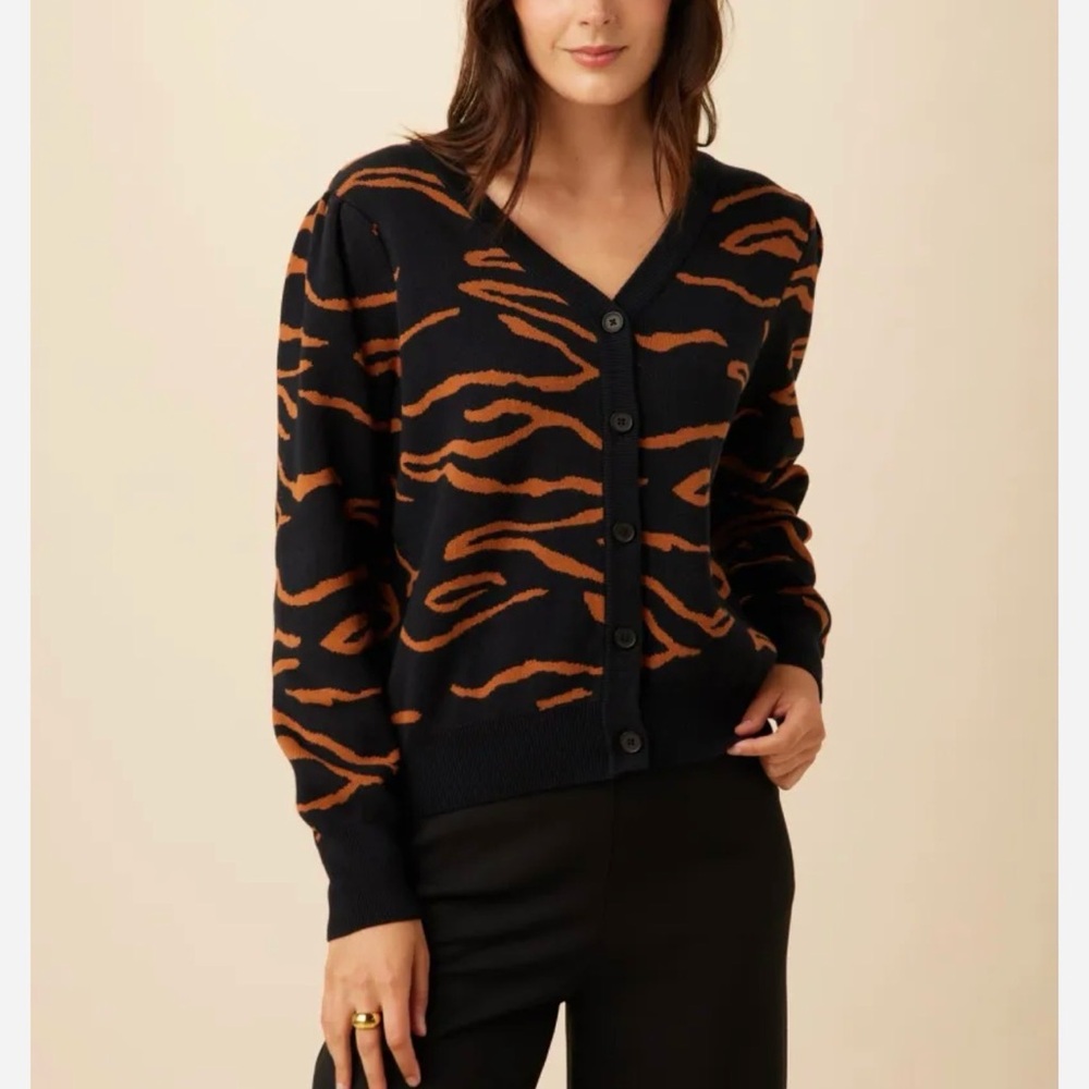 Amour Vert Tessa Organic Cotton Cardigan in Black and Rust